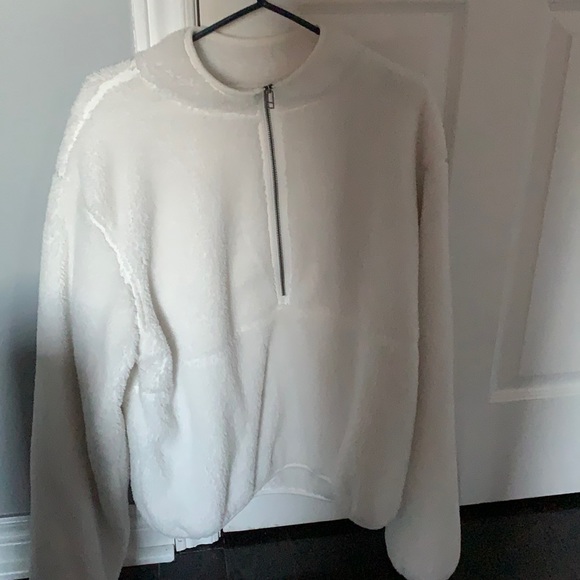 Fluffy sweater - Picture 1 of 4